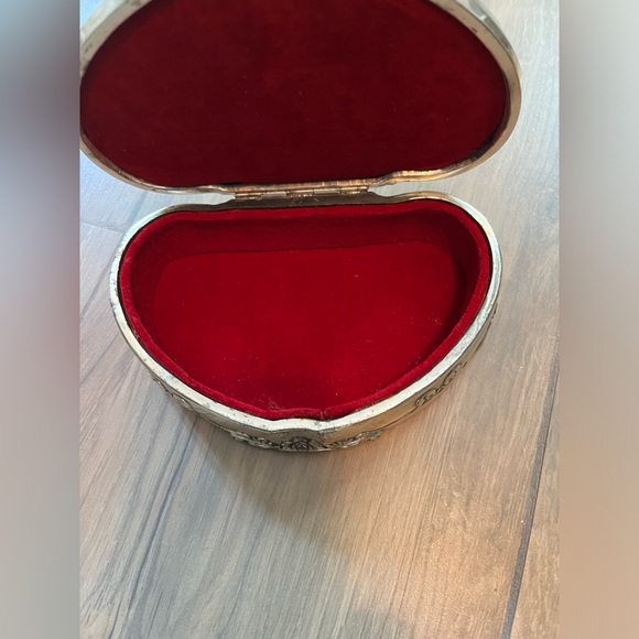 Vintage Eleanor Claire silver plated hinged trinket jewelry box - Picture 7 of 16